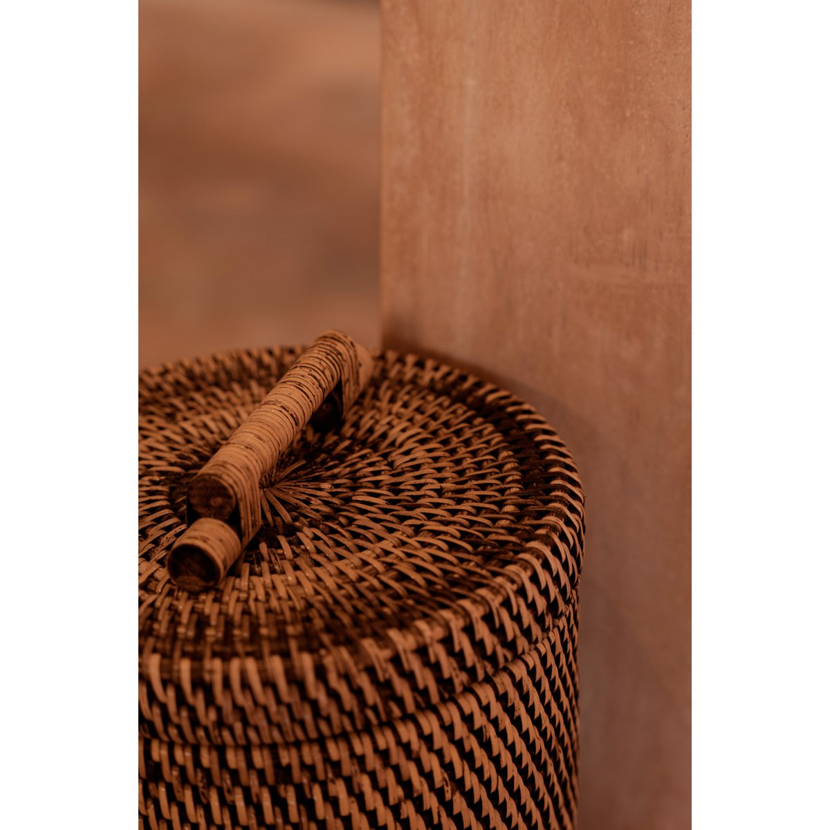 Panier de rangement haut en rotin naturel — Élégance bohème & rangement discret