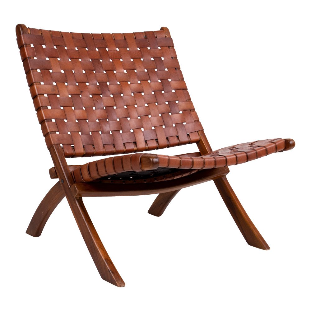 Fauteuil Perugia en teck et cuir tressé marron – vue trois quarts fond blanc