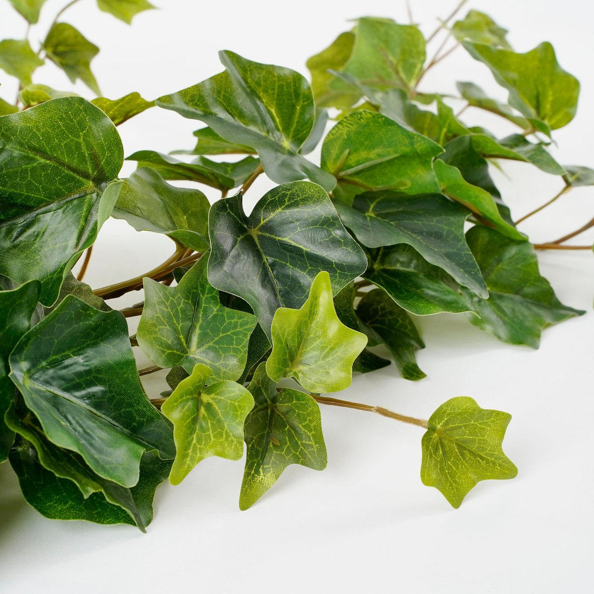 Lierre suspendu artificiel Hedera 71 cm — Cascade végétale naturelle