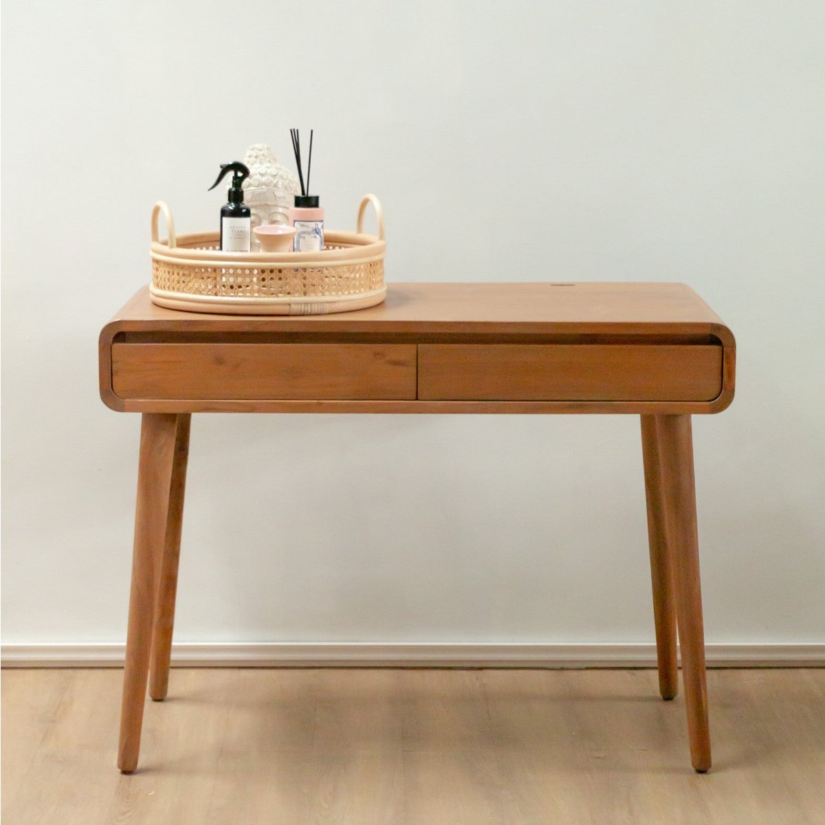 Plateau Neira en rotin – ambiance console bois